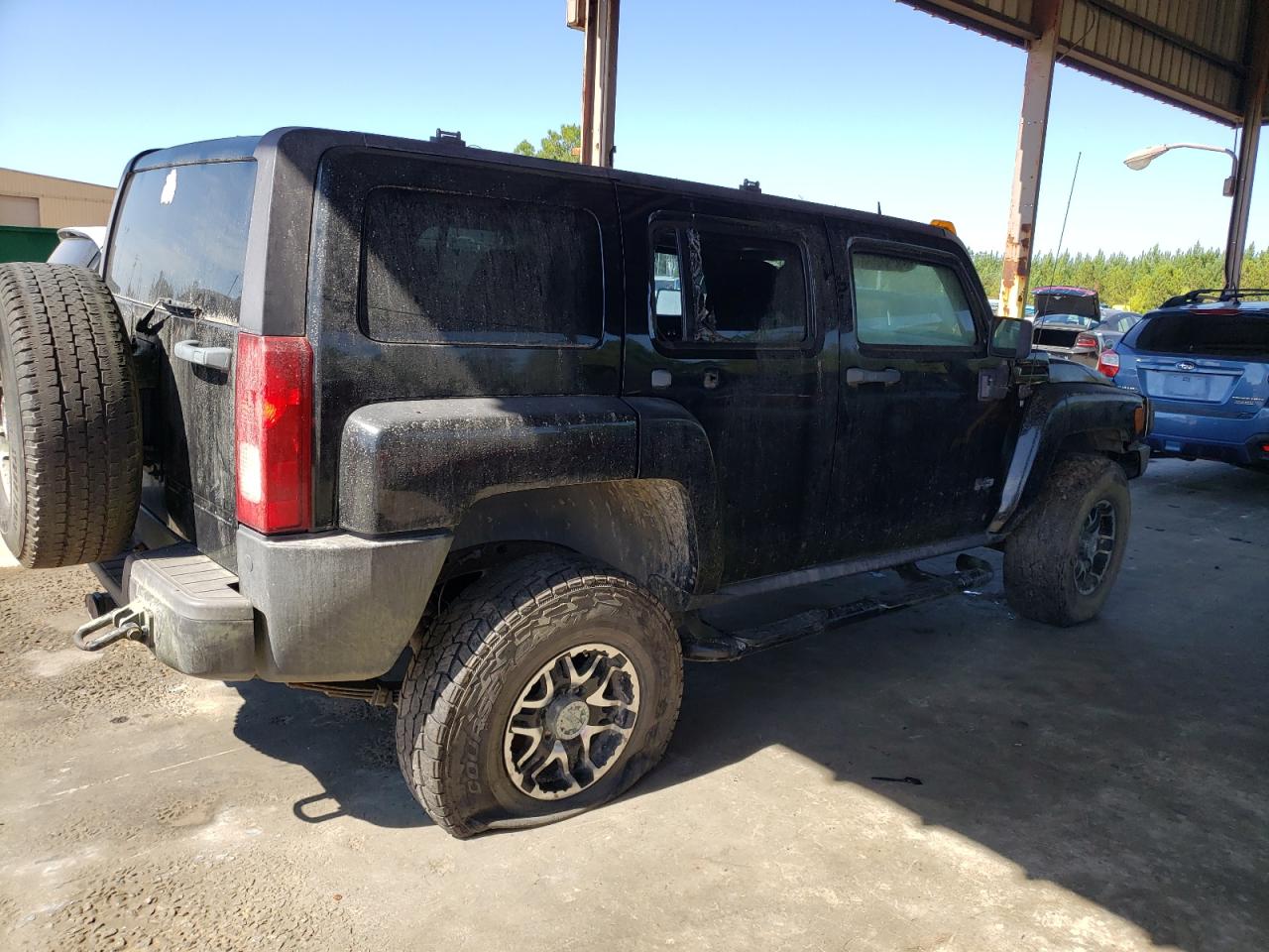 Image 3 of 2007 HUMMER H3  2007 with VIN 5GTDN13E478157664