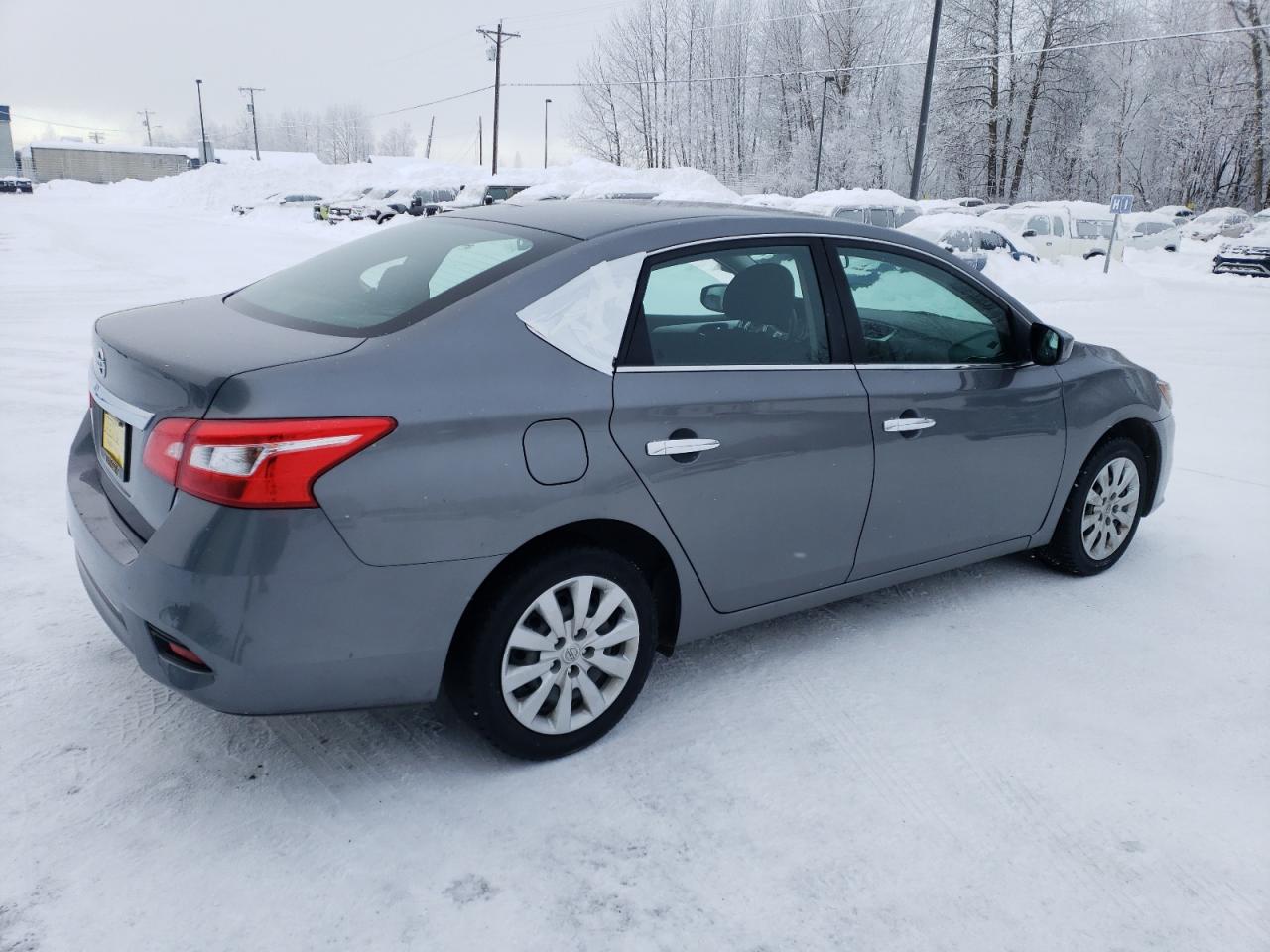 Obraz 3 z 2018 NISSAN SENTRA S 2018 z VIN 3N1AB7AP3JY272653