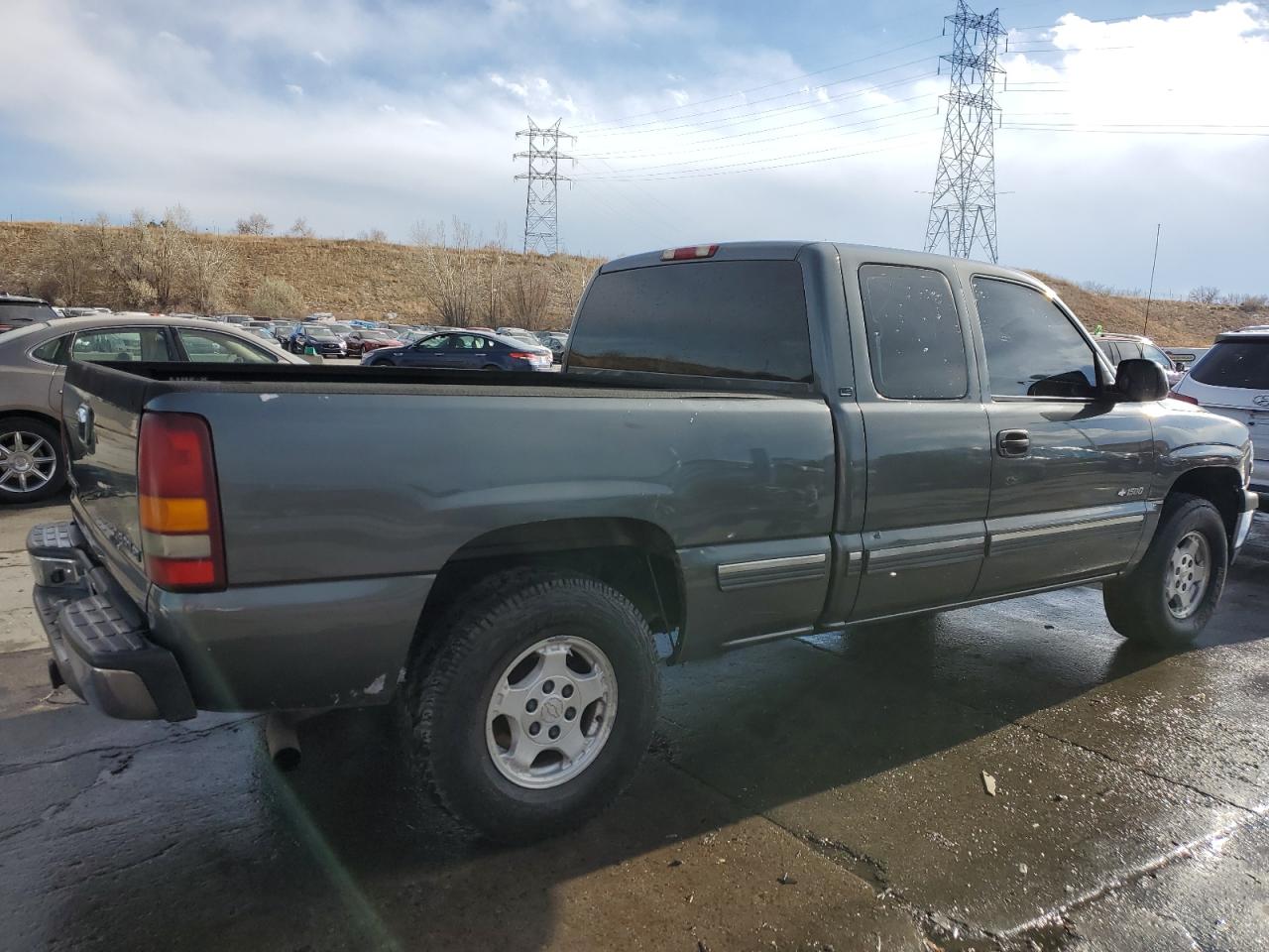 Image 3 of 2002 CHEVROLET SILVERADO K1500 2002 with VIN 1GCEK19TX2E203521