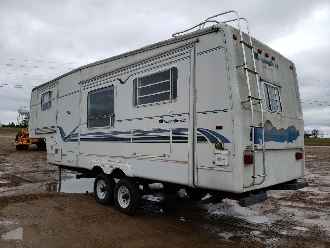 Obraz 3 z 2000 WINNEBAGO SUNNYBROOK 2000 z VIN 4UBBS0N25Y1G20004