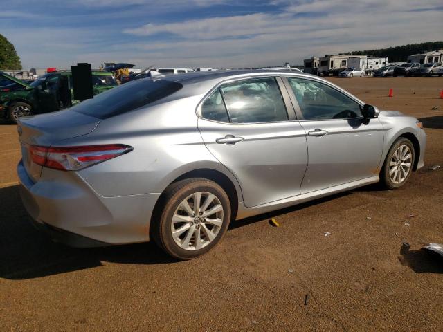 Obraz 3 z 2020 TOYOTA CAMRY LE 2020 z VIN 4T1C11AK9LU987738