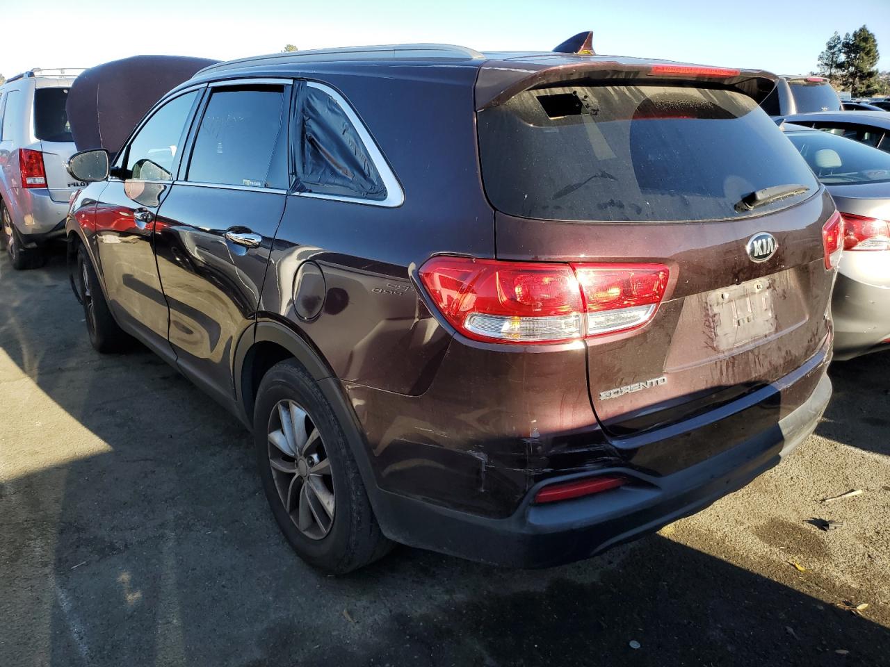 Image 2 of 2016 KIA SORENTO LX 2016 with VIN 5XYPG4A55GG011141