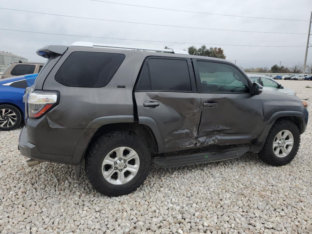 Image 3 of 2014 TOYOTA 4RUNNER SR5 2014 with VIN JTEZU5JR7E5075628