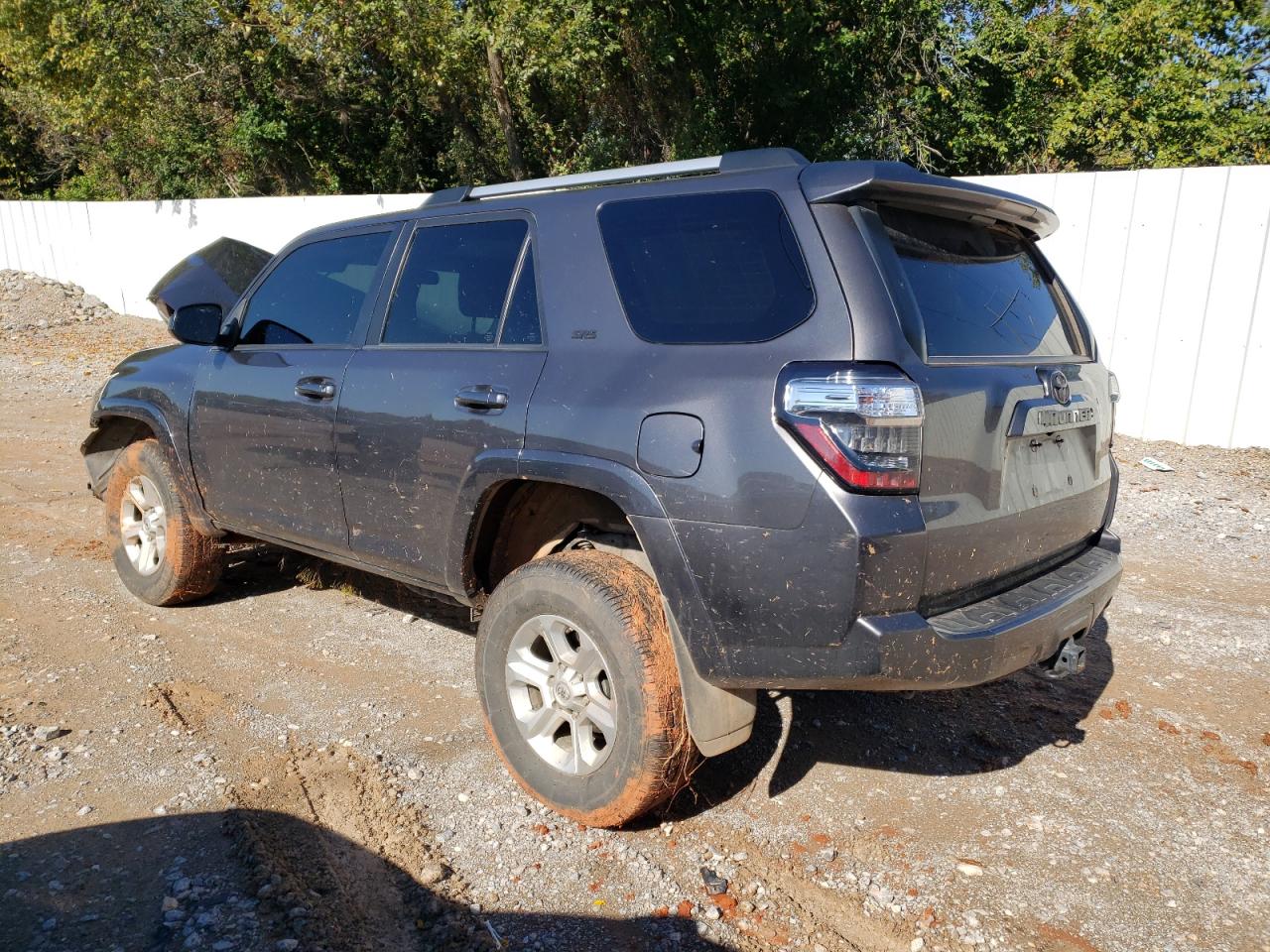 Image 2 of 2019 TOYOTA 4RUNNER SR5 2019 with VIN JTEZU5JR1K5192441