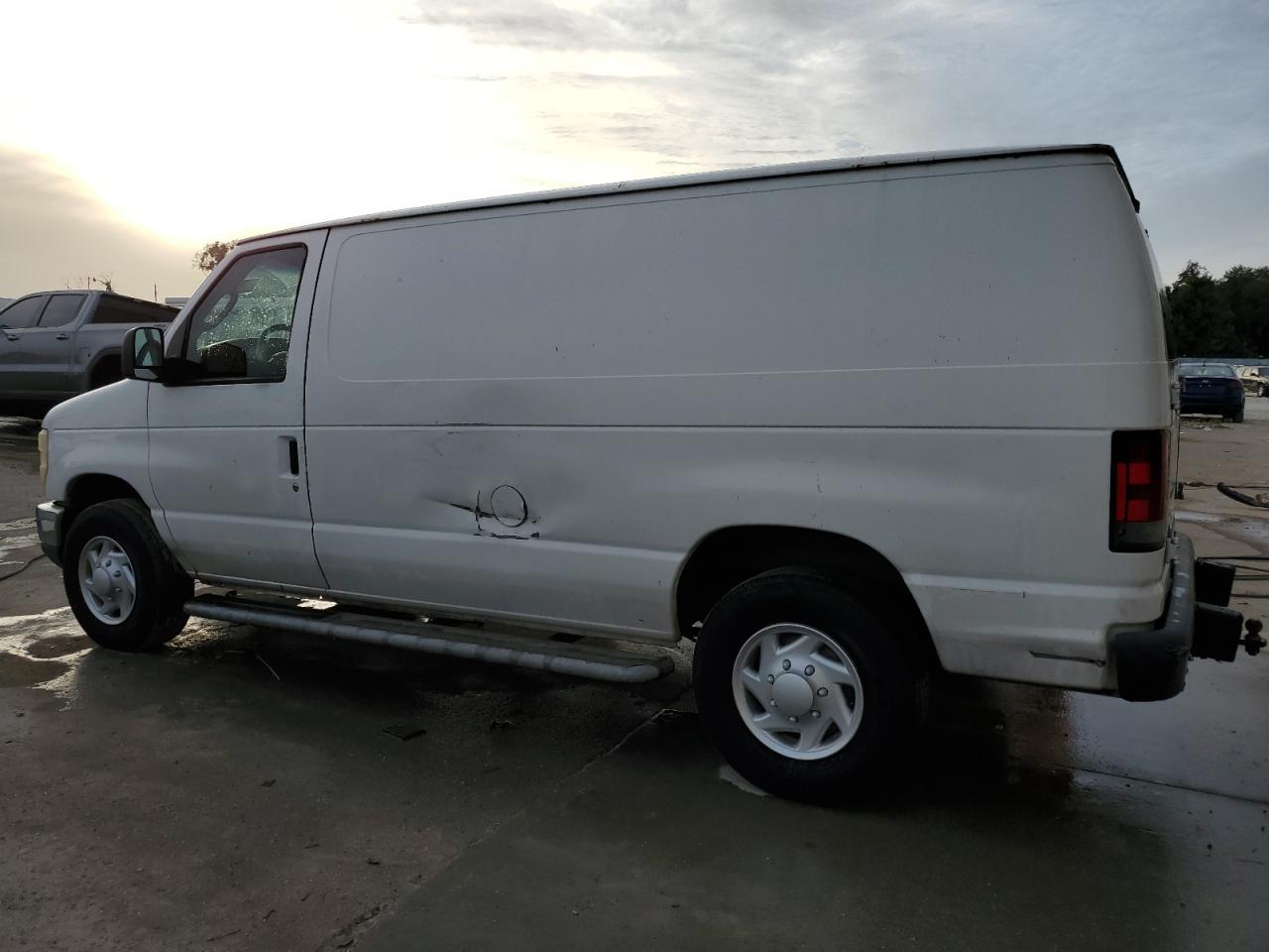 Obraz 2 z 2008 FORD ECONOLINE E250 VAN 2008 z VIN 1FTNE24W98DA98290