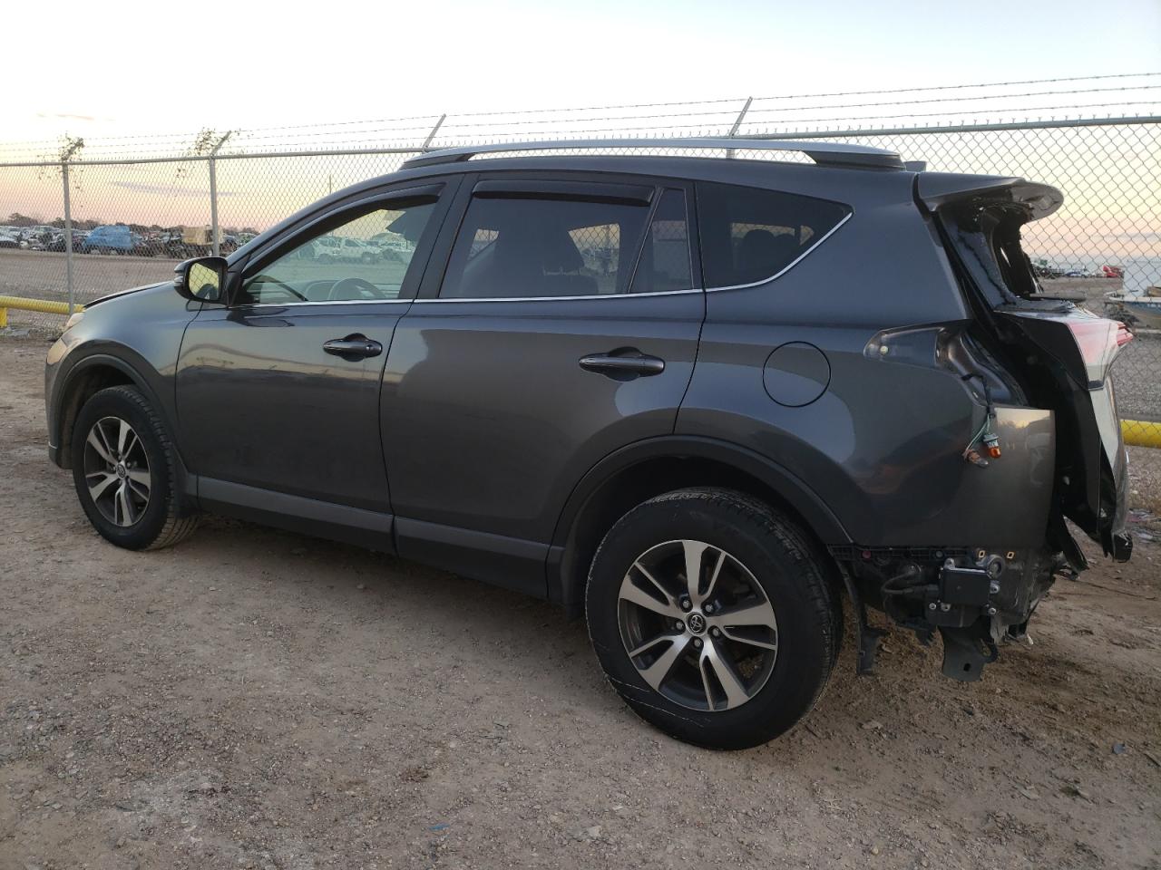 Изображение 2 2018 TOYOTA RAV4 ADVENTURE 2018 с VIN JTMWFREV2JD110219