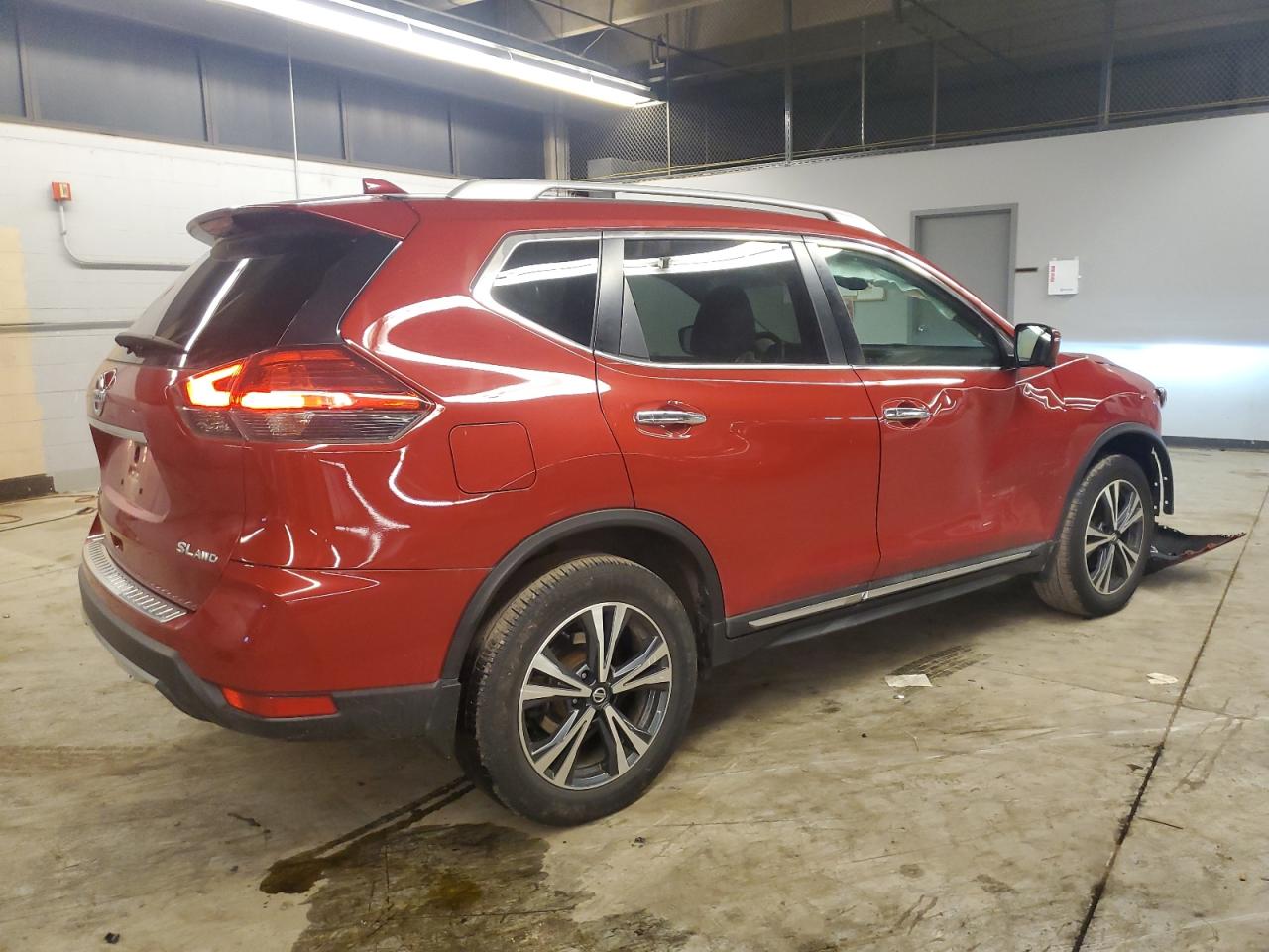Image 3 of 2017 NISSAN ROGUE SV 2017 with VIN 5N1AT2MV5HC875349