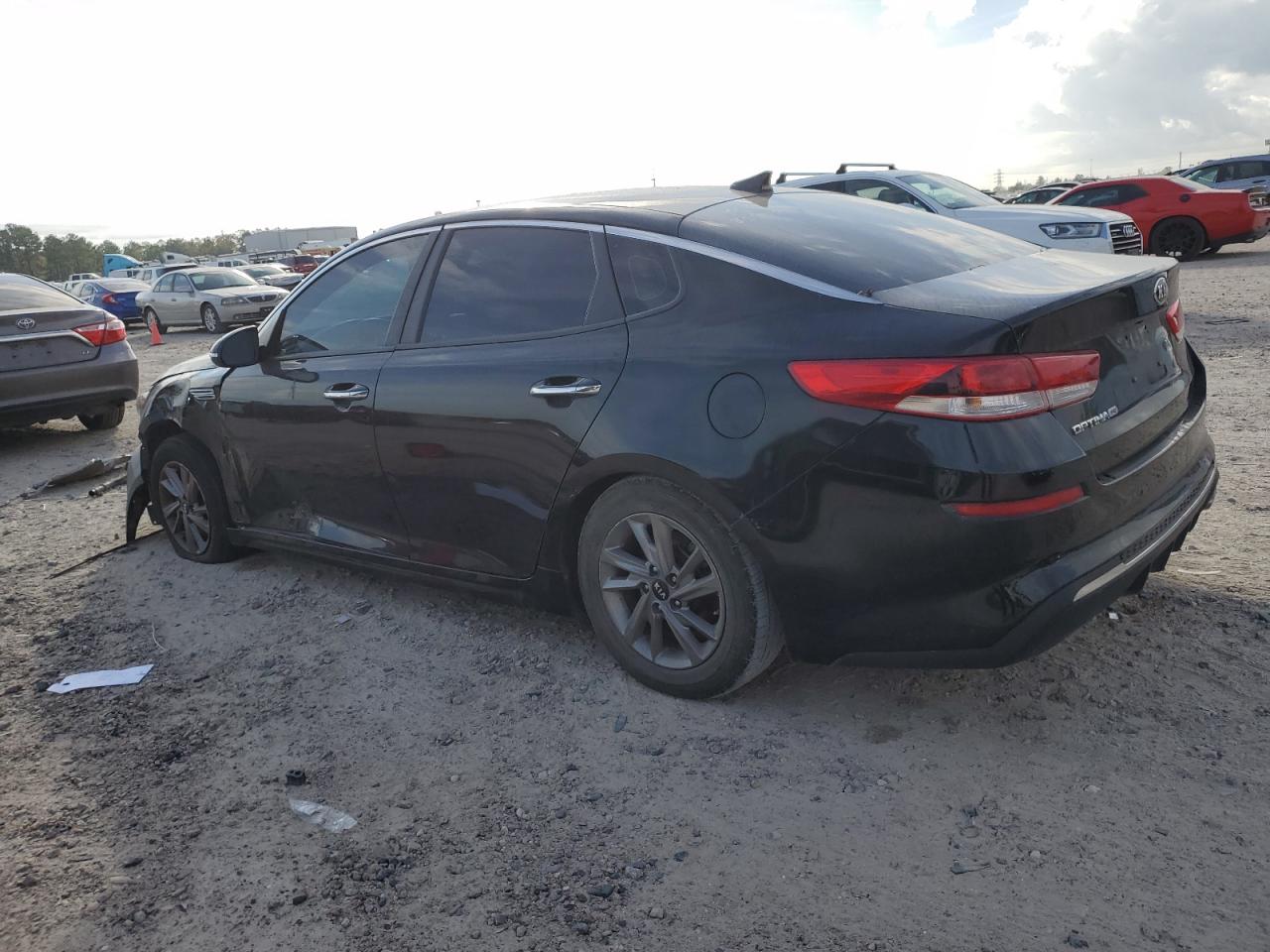 Изображение 2 2020 KIA OPTIMA LX 2020 с VIN 5XXGT4L31LG385302