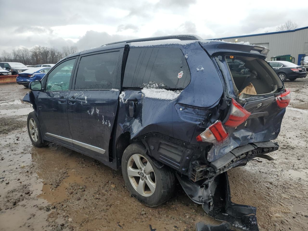 Image 2 of 2020 TOYOTA SIENNA LE 2020 with VIN 5TDKZ3DCXLS034601