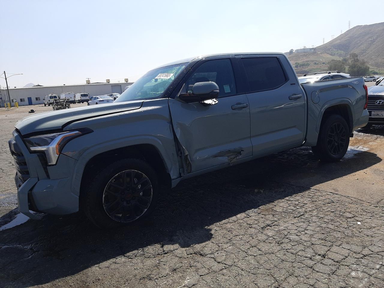 Image 1 of Toyota Tundra Crewmax Sr 2022 with VIN 5TFLA5AB3NX015324