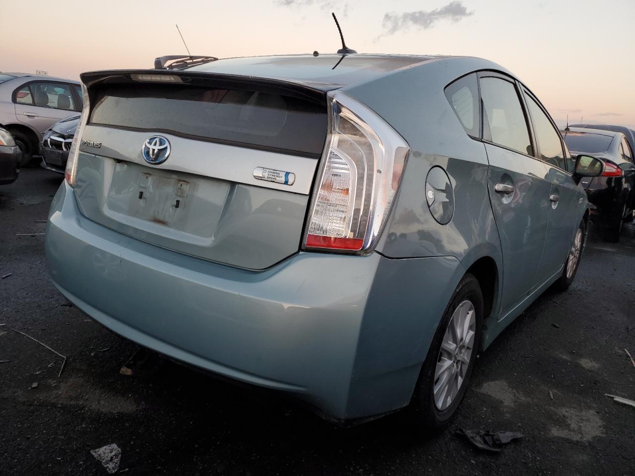 Image 3 of 2012 TOYOTA PRIUS PLUG-IN  2012 with VIN JTDKN3DP3C3022063
