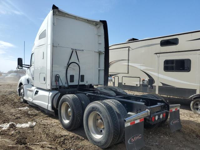 Image 3 of 2017 KENWORTH CONSTRUCTION T680 2017 with VIN 1XKYD49X0HJ153602