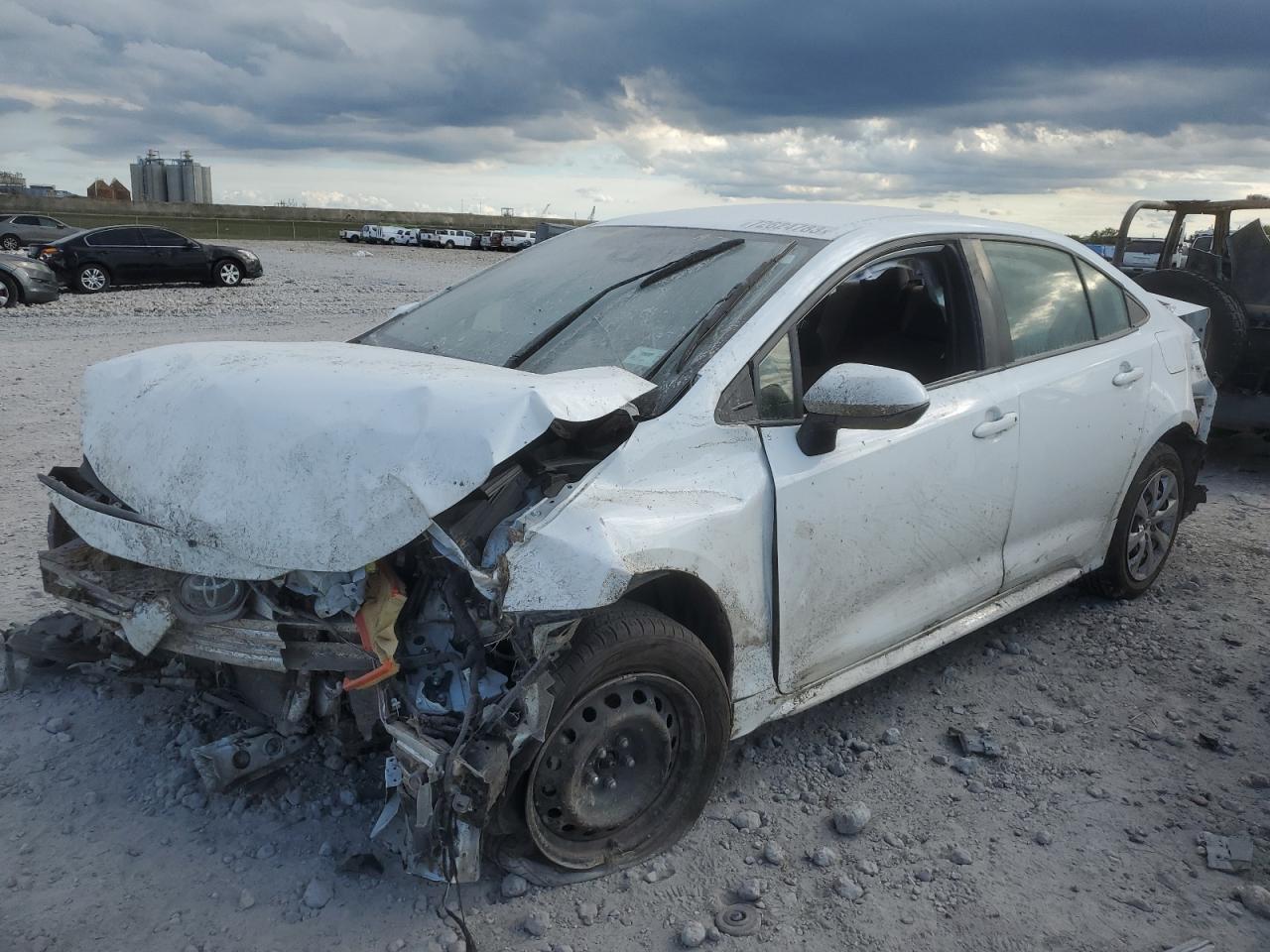 Image 1 of 2020 TOYOTA COROLLA LE 2020 with VIN JTDEPRAE1LJ095456