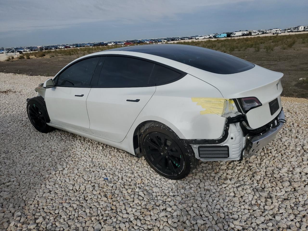 Obraz 2 z 2021 TESLA MODEL 3  2021 z VIN 5YJ3E1EB9MF849968