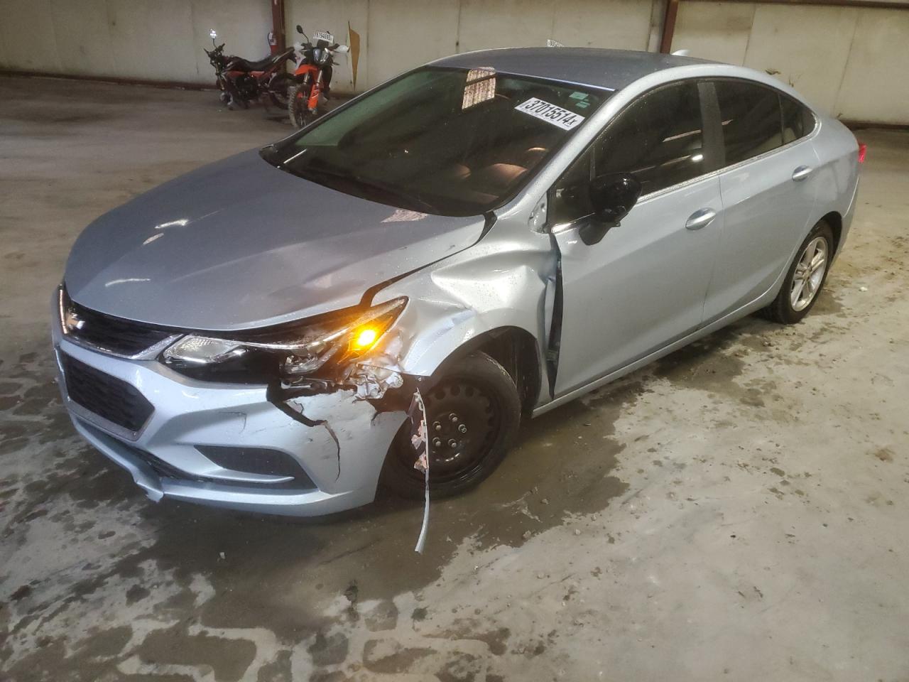 Obraz 1 z 2018 CHEVROLET CRUZE LT 2018 z VIN 1G1BE5SM2J7177514