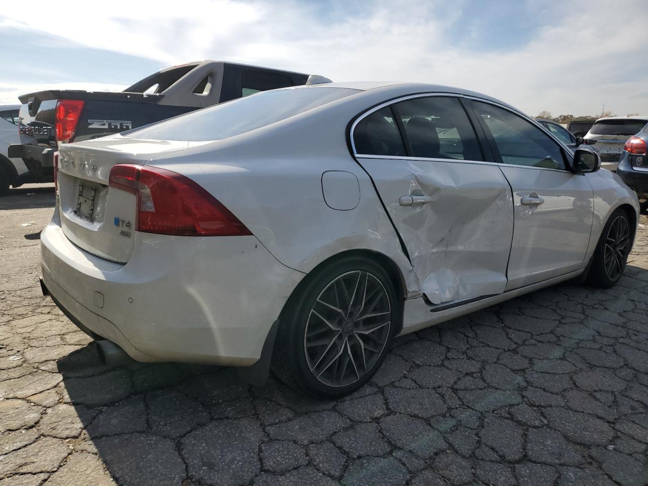 Image 3 of 2014 VOLVO S60 T6 2014 with VIN YV1902FH7E2274320