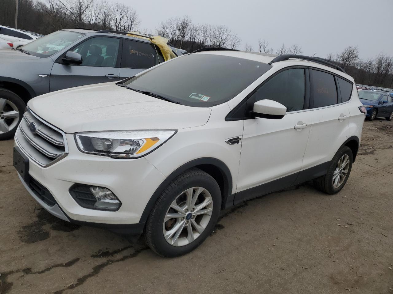 Изображение 1 2018 FORD ESCAPE SE 2018 с VIN 1FMCU9GD1JUC53896