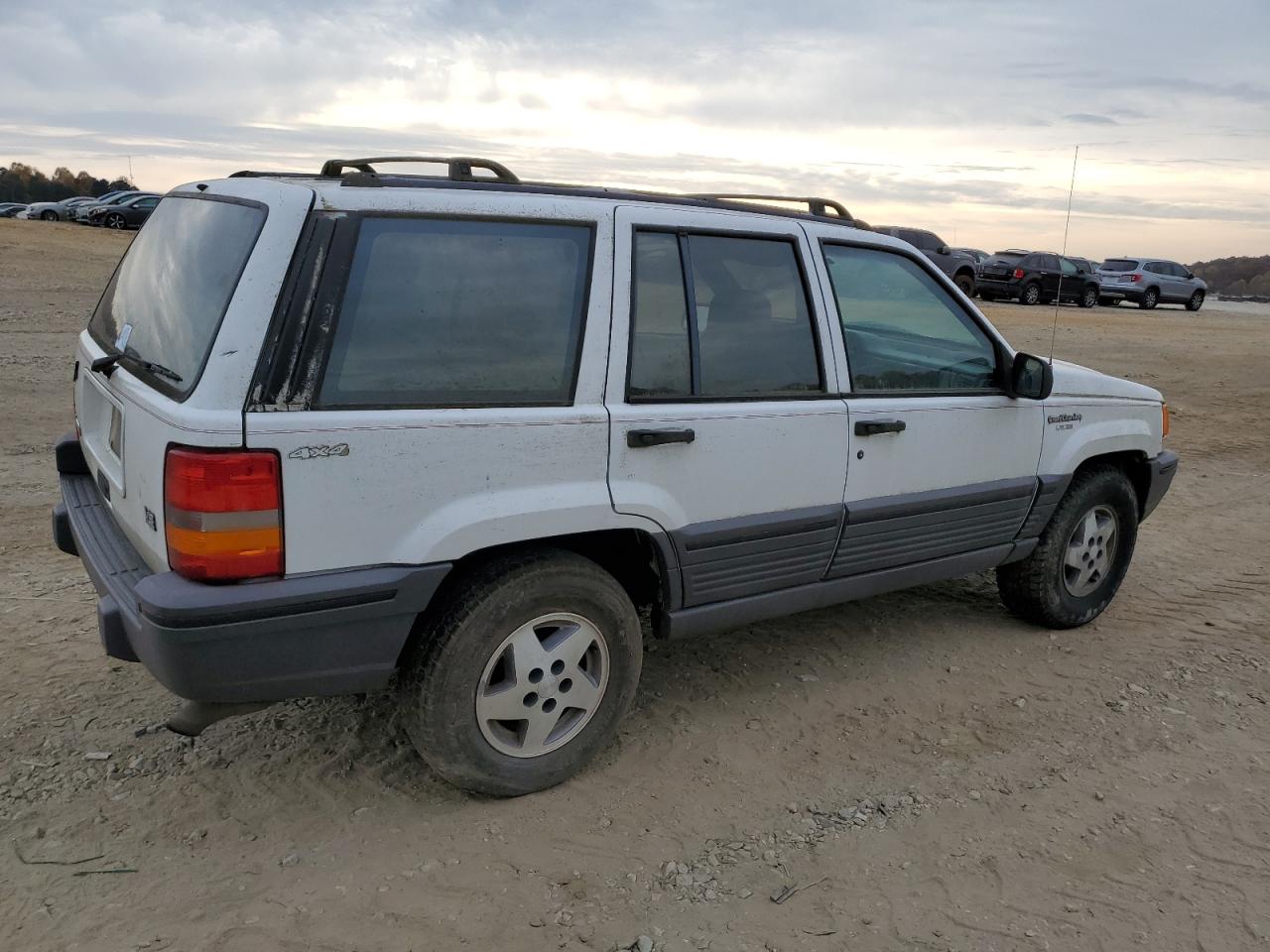 Изображение 3 1994 JEEP GRAND CHEROKEE LAREDO 1994 с VIN 1J4GZ58Y5RC240341