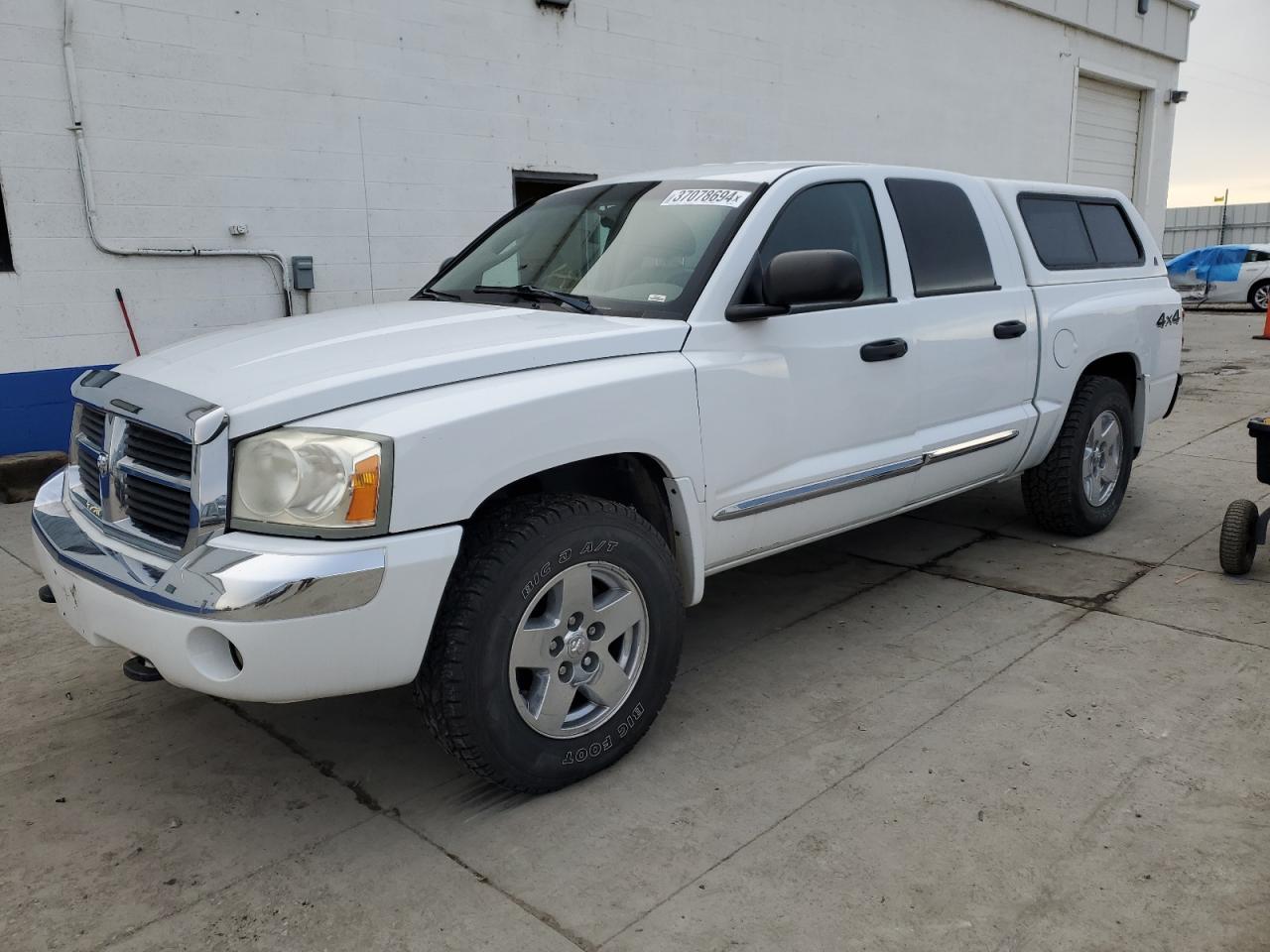 Image 1 of 2005 DODGE DAKOTA QUAD LARAMIE 2005 with VIN 1D7HW58N15S134984