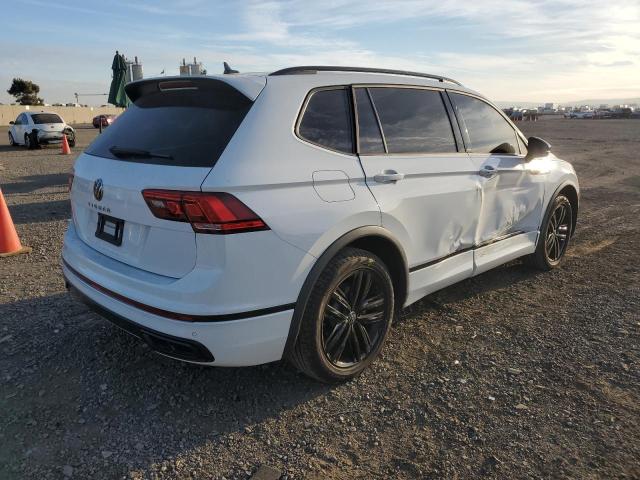 Изображение 3 2022 VOLKSWAGEN TIGUAN SE R-LINE BLACK 2022 с VIN 3VVCB7AX3NM027176
