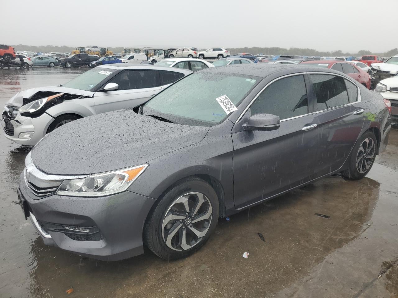 Image 1 of 2017 HONDA ACCORD EXL 2017 with VIN 1HGCR2F81HA283852