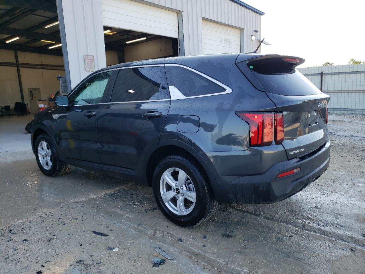 Obraz 2 z 2023 KIA SORENTO LX 2023 z VIN 5XYRG4LC8PG201388
