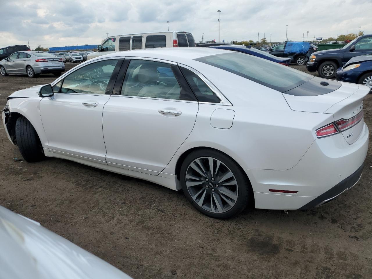 Изображение 2 2018 LINCOLN MKZ RESERVE 2018 с VIN 3LN6L5F99JR609881