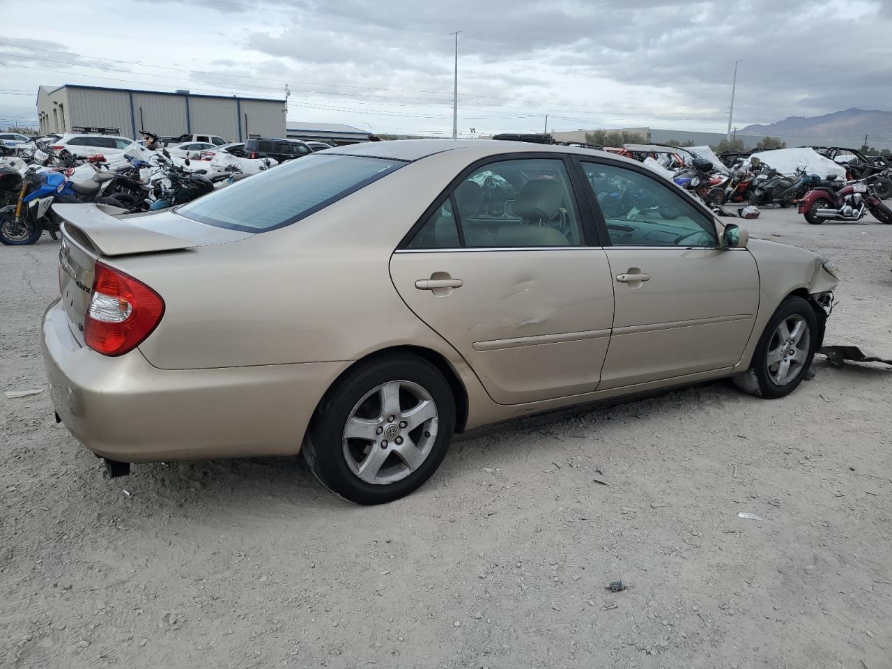 Image 3 of 2004 TOYOTA CAMRY SE 2004 with VIN 4T1BA30K24U030927