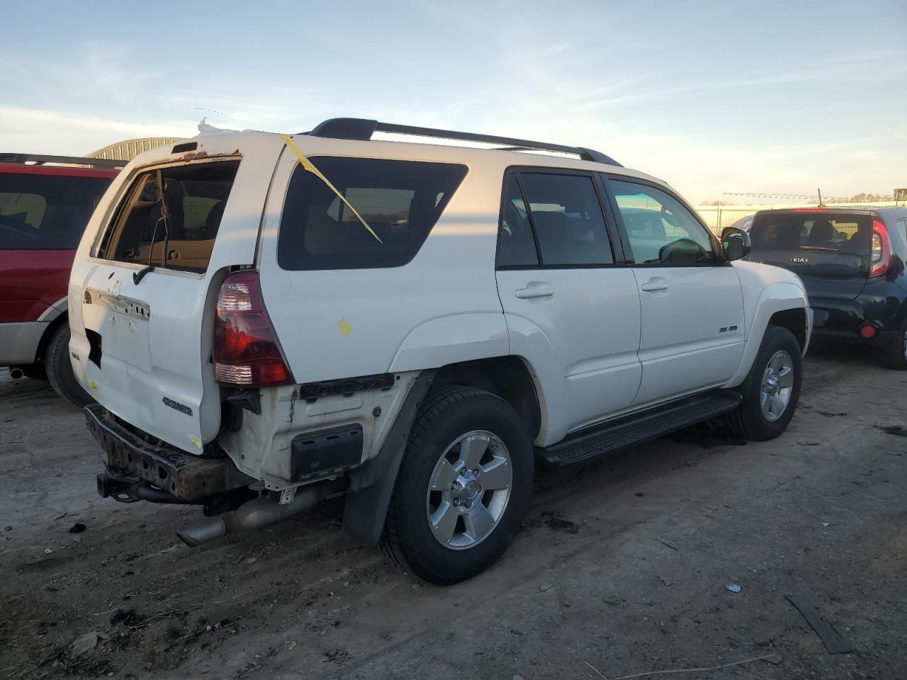 Image 3 of 2005 TOYOTA 4RUNNER SR5 2005 with VIN JTEBT14R258027512