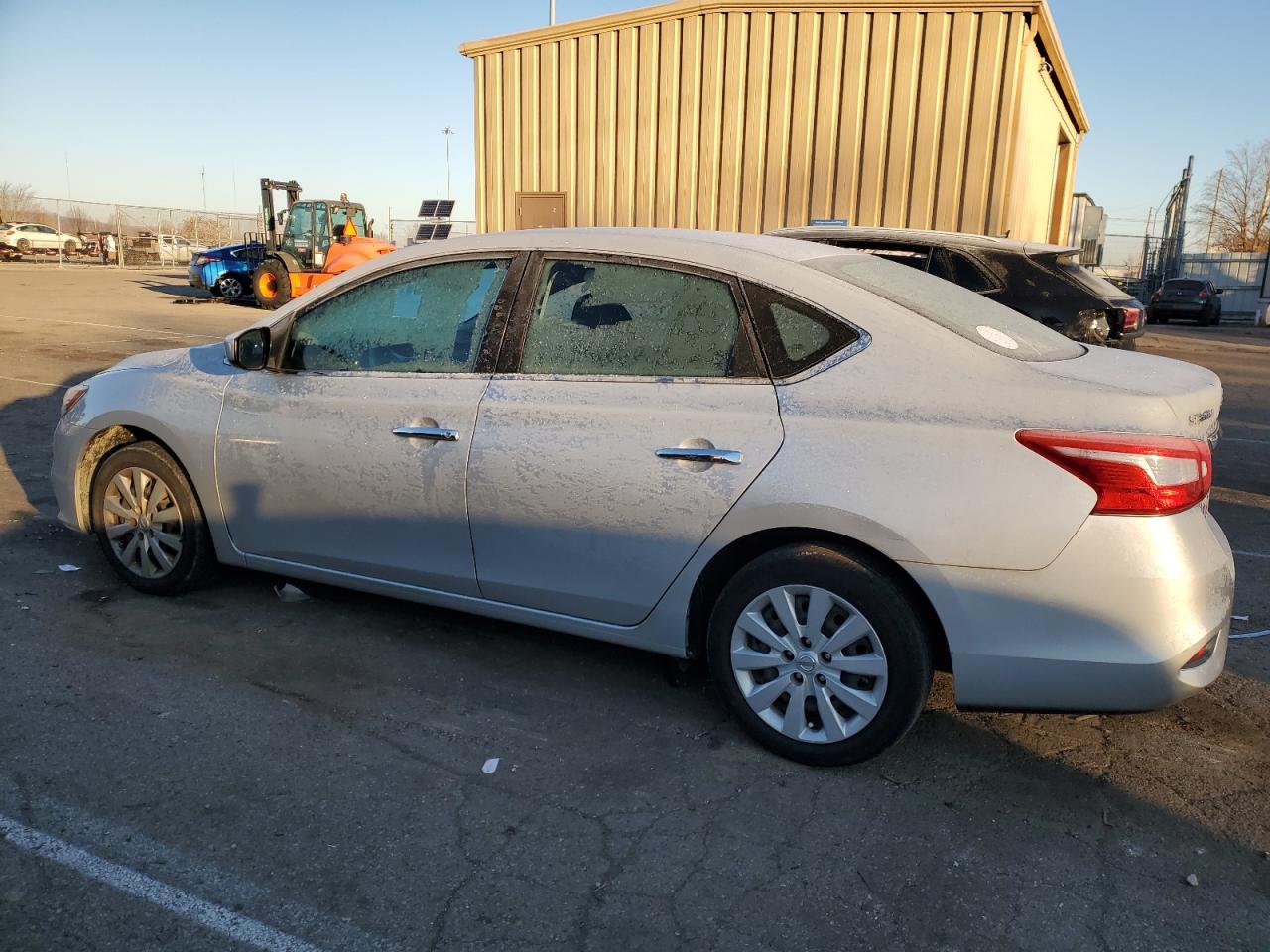 Obraz 2 z 2018 NISSAN SENTRA S 2018 z VIN 3N1AB7AP8JY255430