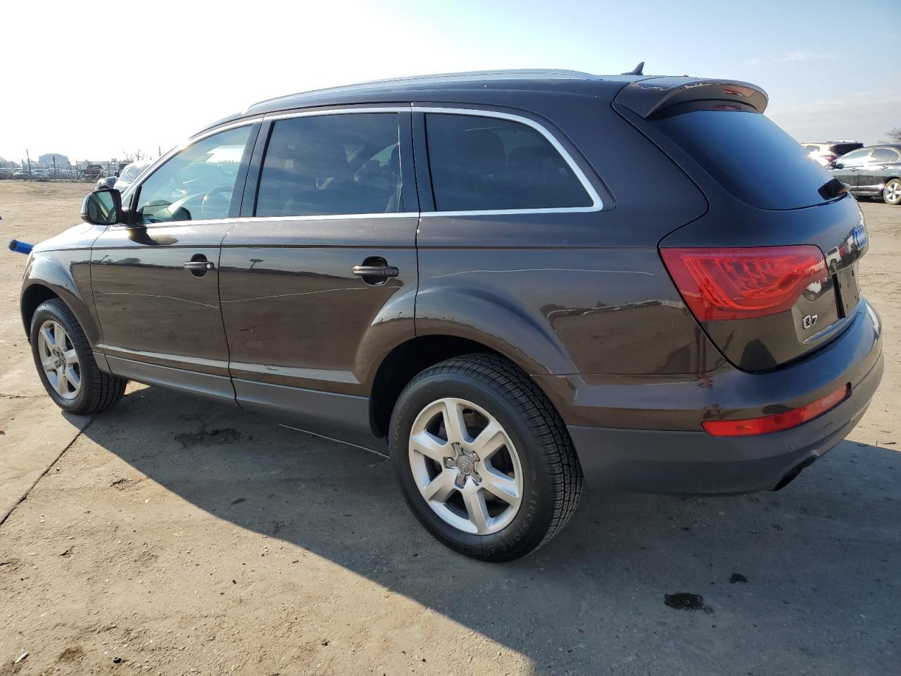 Image 2 of 2011 AUDI Q7 PREMIUM PLUS 2011 with VIN WA1LGAFE9BD006760