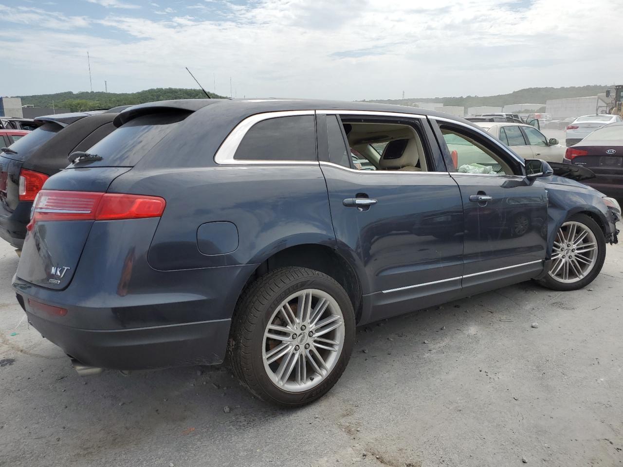 Obraz 3 z 2014 LINCOLN MKT  2014 z VIN 2LMHJ5AT1EBL51267