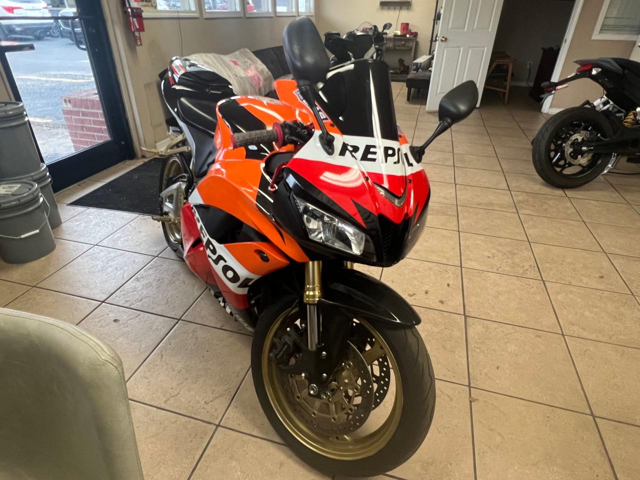 Изображение 1 2012 HONDA CBR600 RR 2012 с VIN JH2PC4015CK500130