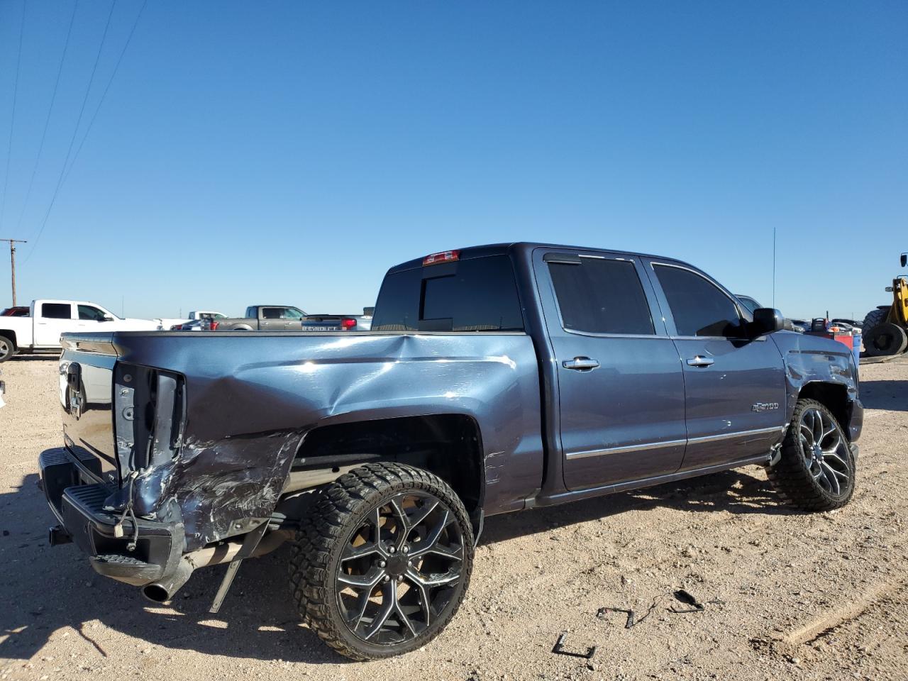 Image 3 of 2018 CHEVROLET SILVERADO K1500 LTZ 2018 with VIN 3GCUKSEJ9JG267143