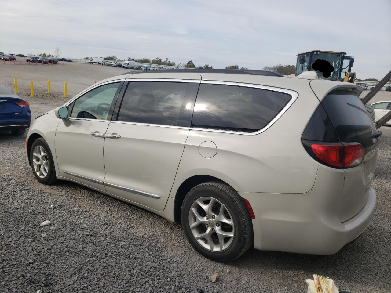 Obraz 2 z 2017 CHRYSLER PACIFICA TOURING L 2017 z VIN 2C4RC1BG8HR654681