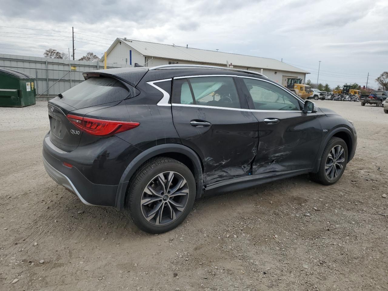 Изображение 3 2018 INFINITI QX30 BASE 2018 с VIN SJKCH5CR0JA049401
