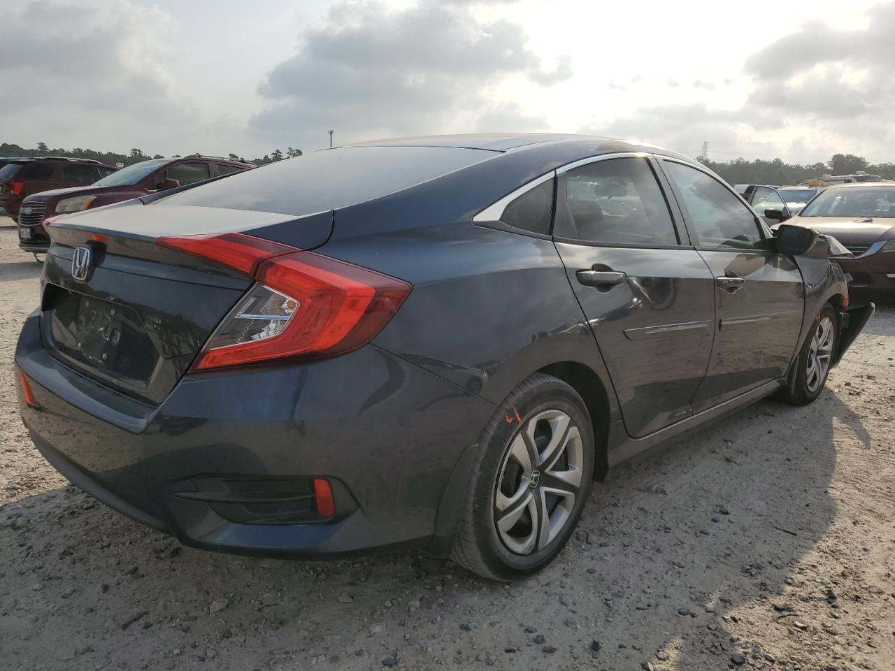 Obraz 3 z 2016 HONDA CIVIC LX 2016 z VIN 19XFC2F55GE066092