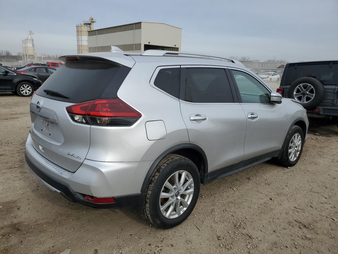 Image 3 of 2018 NISSAN ROGUE S 2018 with VIN KNMAT2MV8JP612274