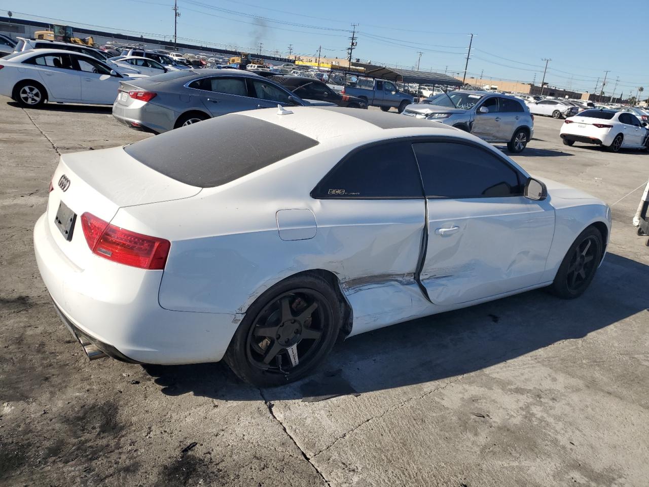 Image 3 of Audi A5 Premium 2013 with VIN WAUCFAFR3DA058558