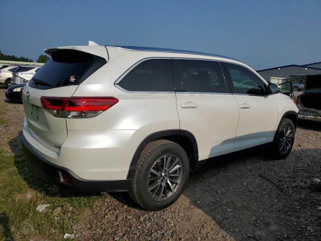 Obraz 3 z 2019 TOYOTA HIGHLANDER SE 2019 z VIN 5TDKZRFH1KS305958