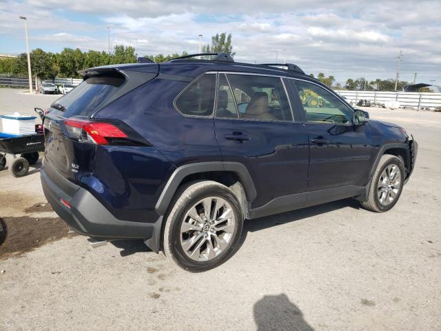 Obraz 3 z 2021 TOYOTA RAV4 XLE PREMIUM 2021 z VIN JTMA1RFV0MD073196