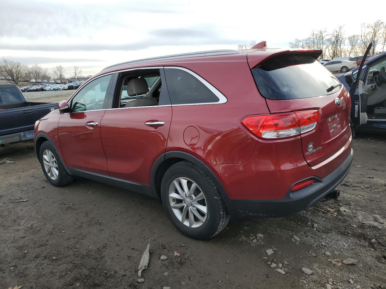Изображение 2 2017 KIA SORENTO LX 2017 с VIN 5XYPG4A37HG210613