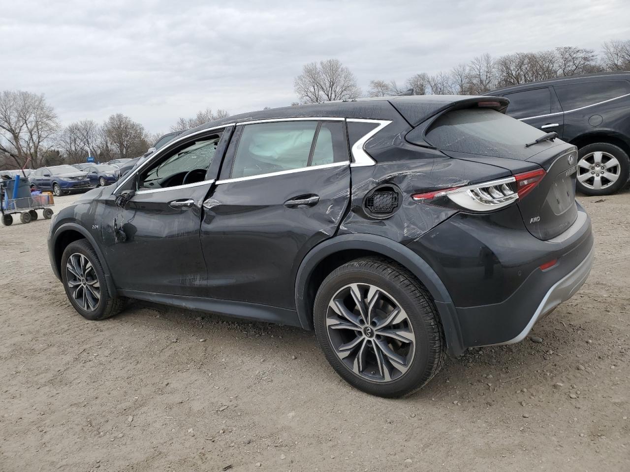 Изображение 2 2018 INFINITI QX30 BASE 2018 с VIN SJKCH5CR0JA049401