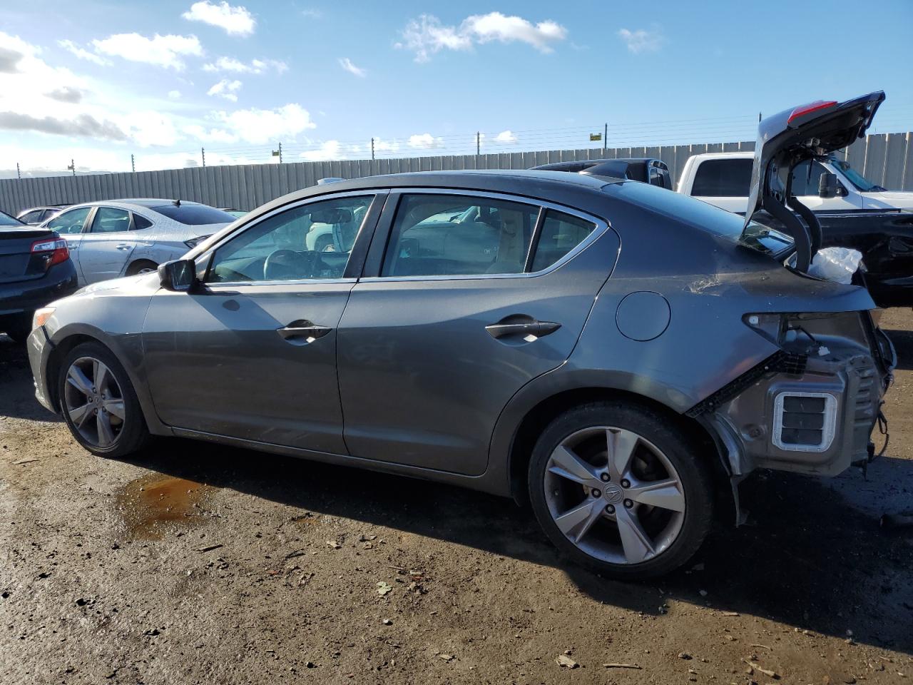 Изображение 2 2013 ACURA ILX 20 TECH 2013 с VIN 19VDE1F78DE015820