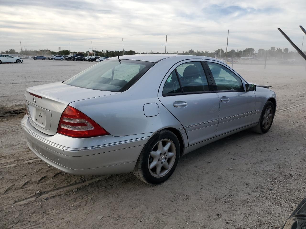 Изображение 3 2003 MERCEDES-BENZ C 320 2003 с VIN WDBRF64J93F370035