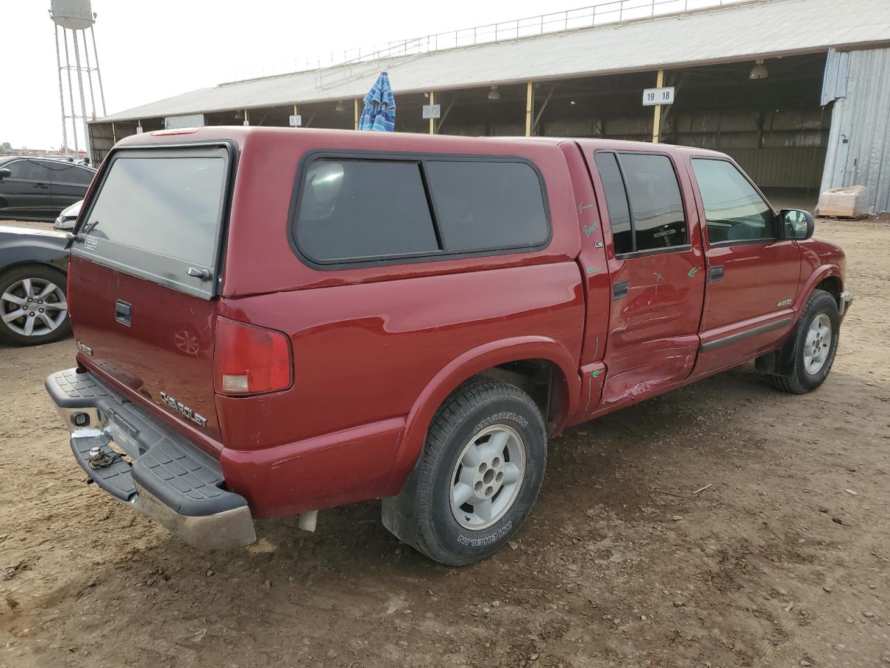 Image 3 of 2002 CHEVROLET S TRUCK S10 2002 with VIN 1GCDT13W52K181831