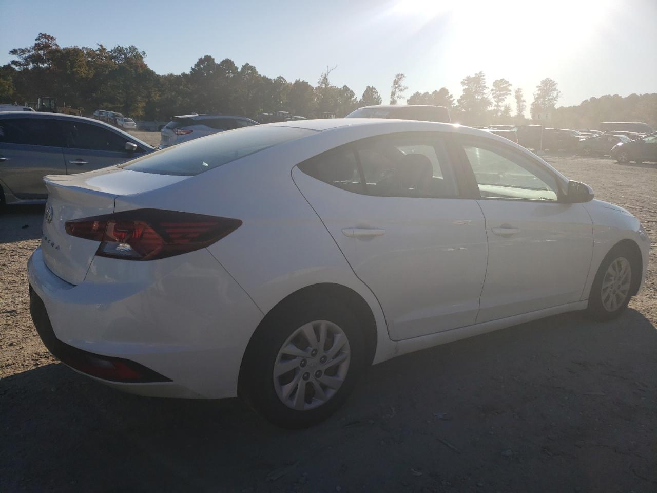 Изображение 3 2019 HYUNDAI ELANTRA SE 2019 с VIN 5NPD74LF6KH432747