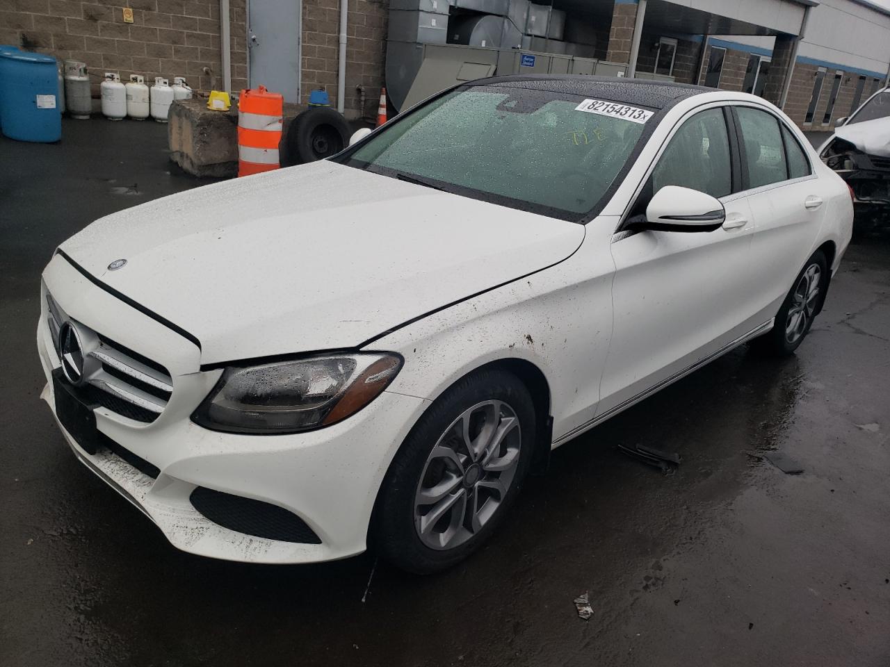 Image 1 of 2016 MERCEDES-BENZ C 300 4MATIC 2016 with VIN 55SWF4KBXGU136452