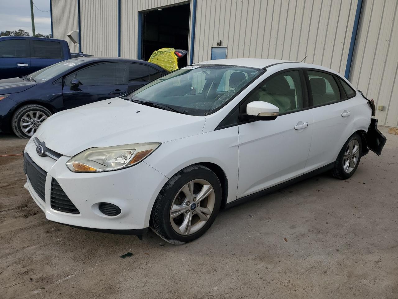Image 1 of 2014 FORD FOCUS SE 2014 with VIN 1FADP3F28EL368476