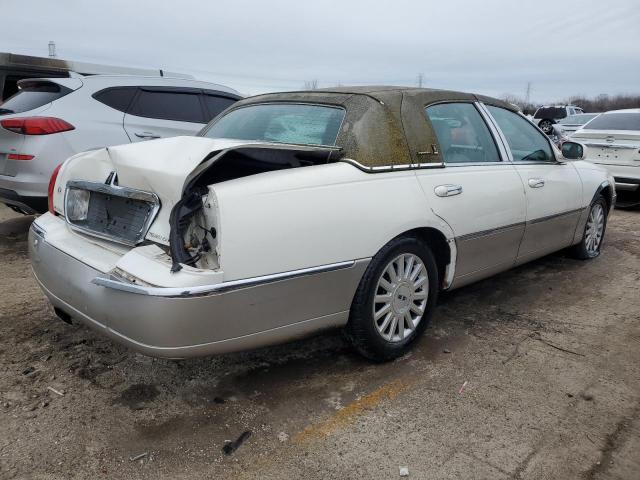 Image 3 of 2003 LINCOLN TOWN CAR SIGNATURE 2003 with VIN 1LNHM82W83Y623777
